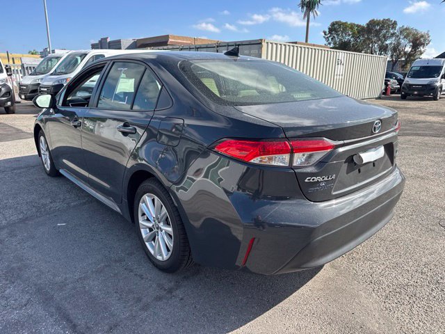 Used 2024 Toyota Corolla LE w/ LE Convenience Package FWD image 7
