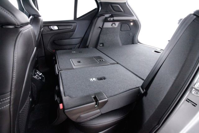 Certified 2025 Volvo XC40 B5 Plus image 25