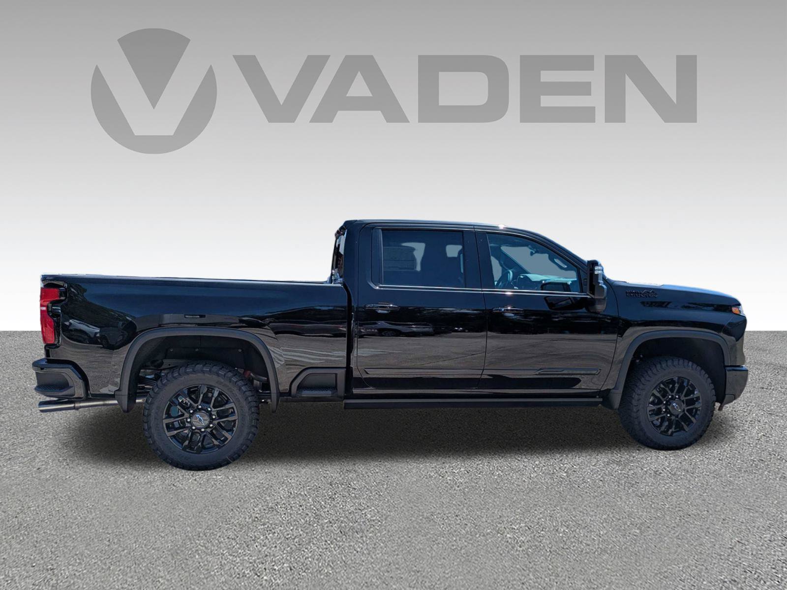New 2026 Chevrolet Silverado 2500 High Country w/ Midnight Edition AWD/4WD image 24