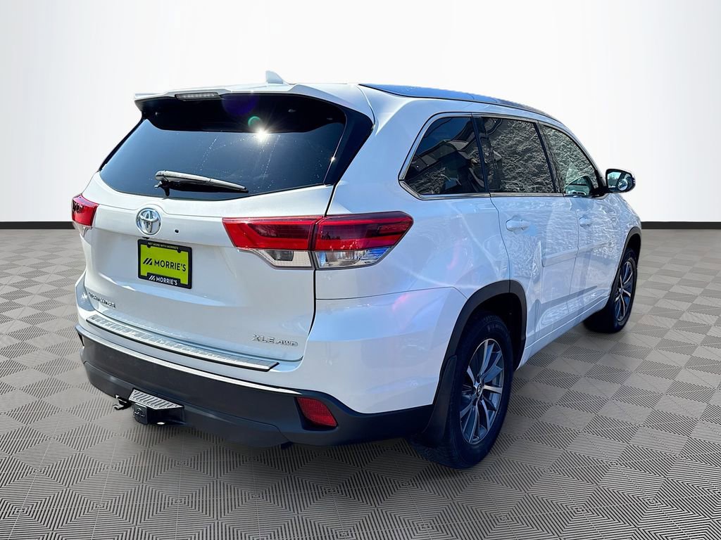 Used 2018 Toyota Highlander XLE AWD/4WD image 4