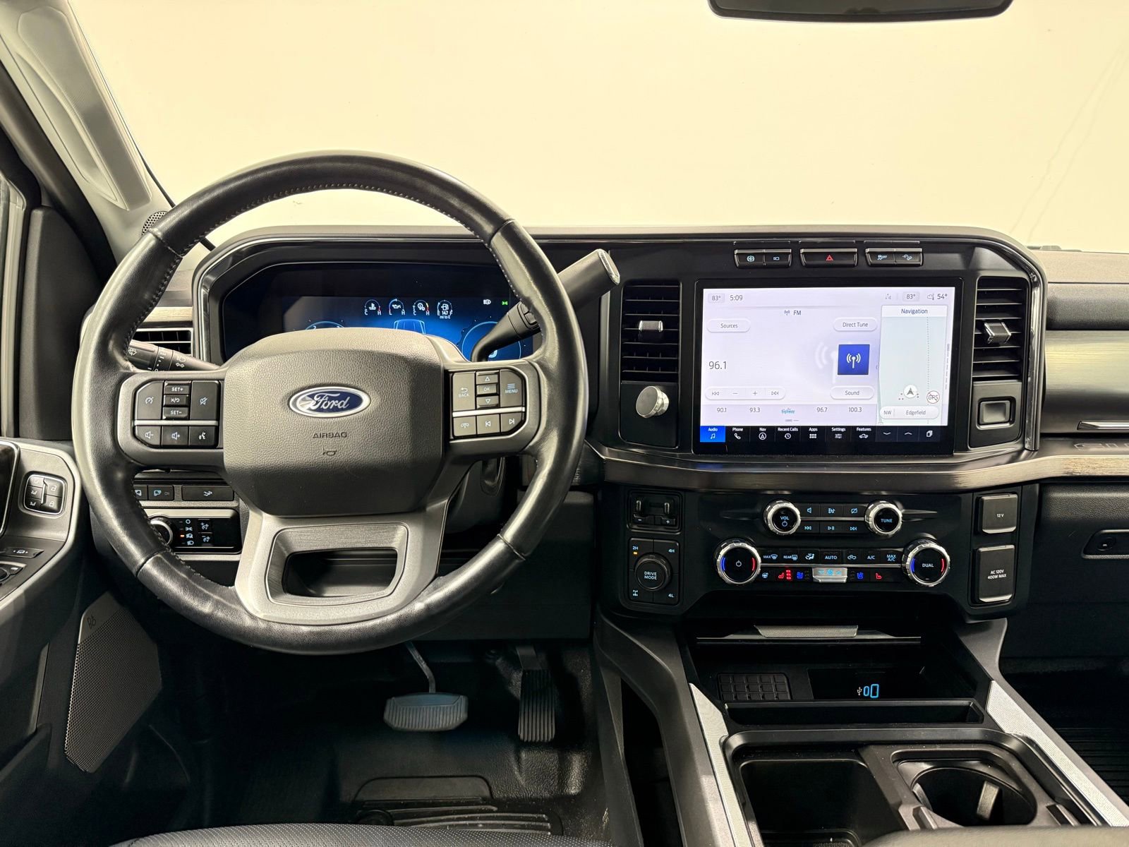 Used 2023 Ford F250 Lariat w/ FX4 Off-Road Package image 30