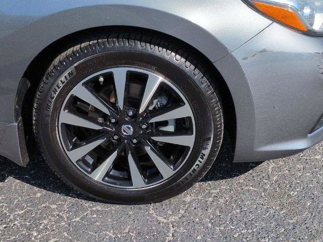 Certified 2018 Nissan Altima 2.5 SV w/ 2.5 SV Technology Package FWD image 11