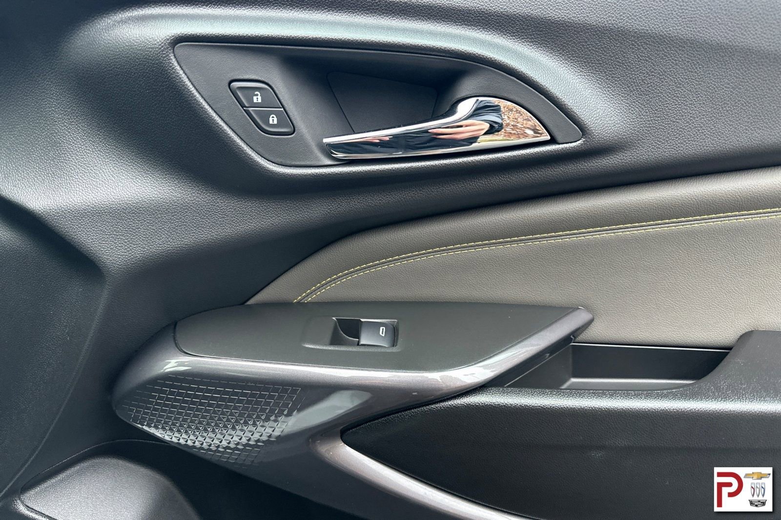 Certified 2025 Chevrolet Trax ACTIV w/ Sunroof Package image 21