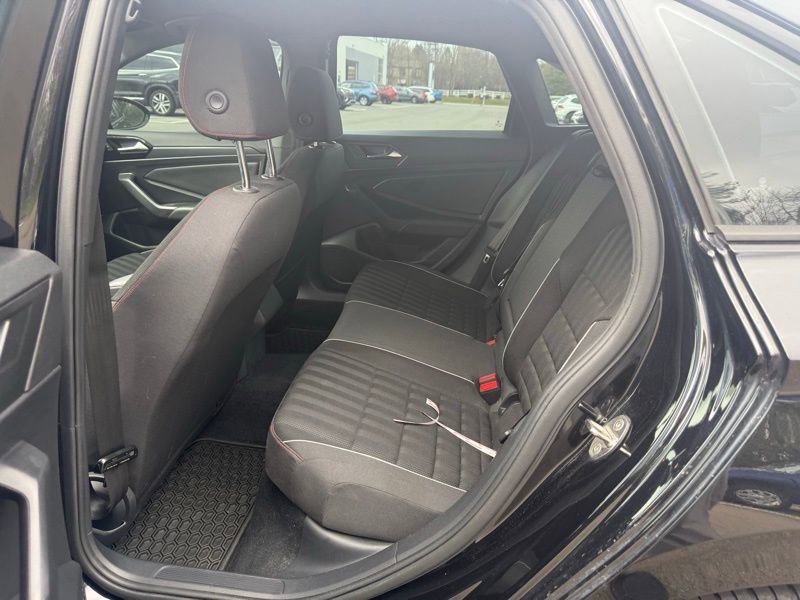 Used 2019 Volkswagen Jetta GLI image 11