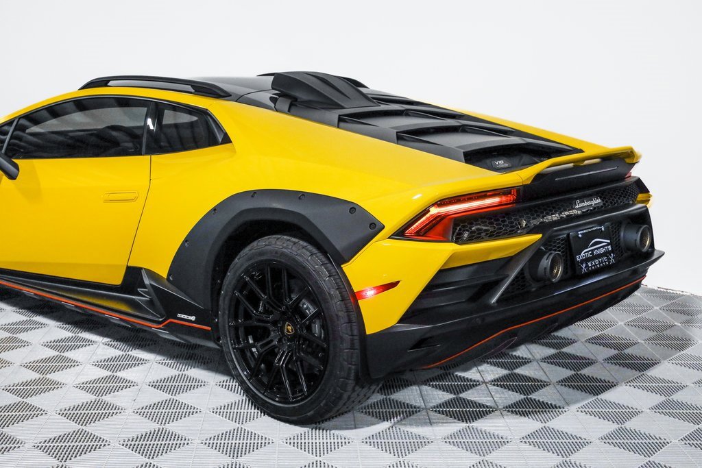 Used 2023 Lamborghini Huracan Sterrato image 20