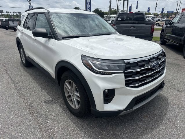 New 2026 Ford Explorer Active w/ Active Comfort Package RWD image 3