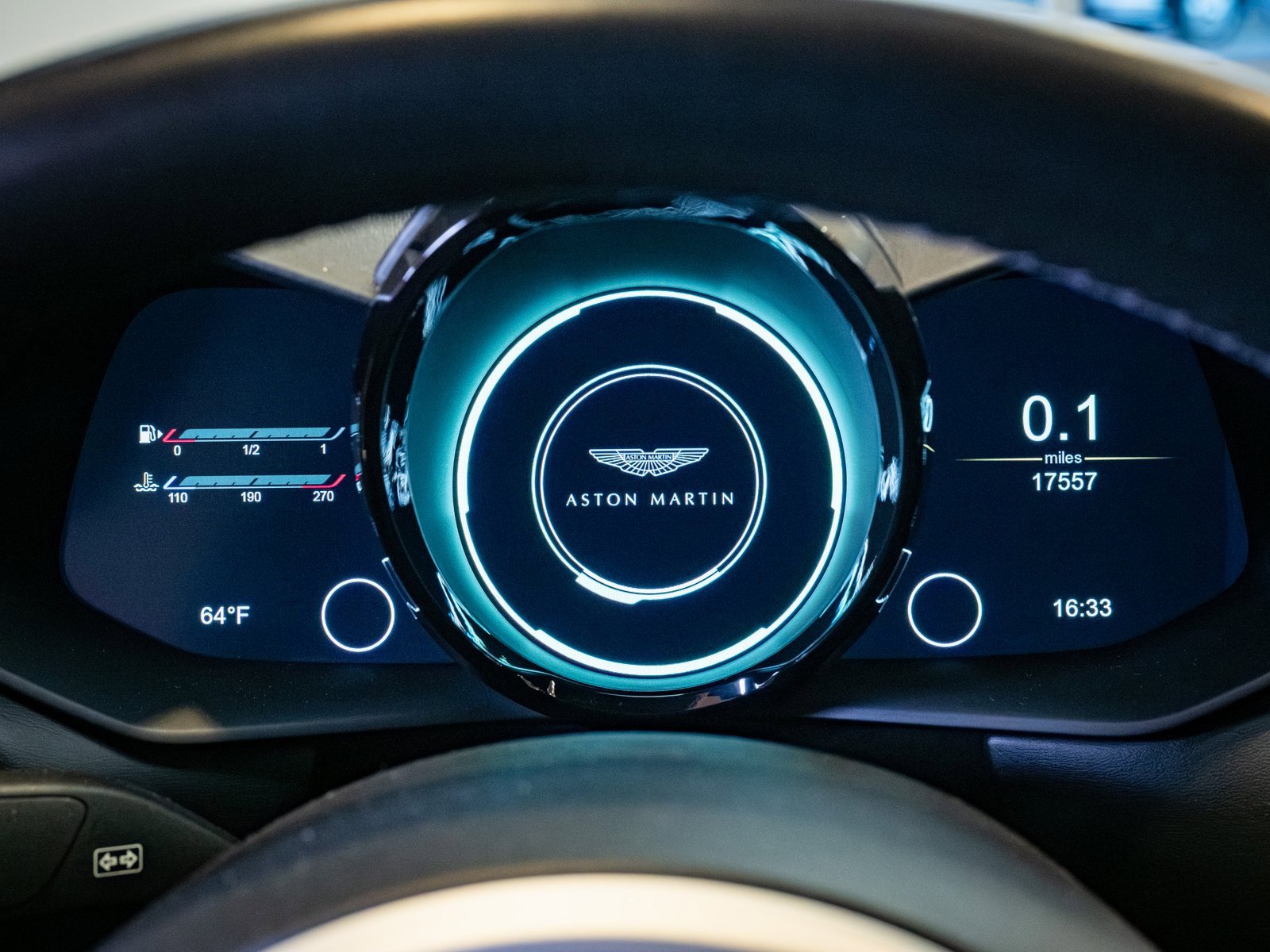 Used 2020 Aston Martin V8 Vantage Coupe image 13