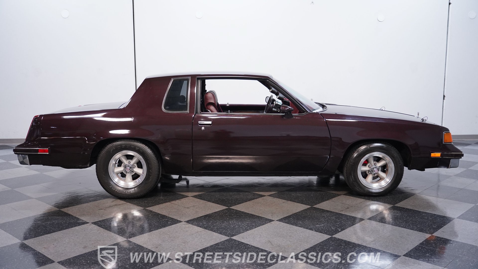 Used 1988 Oldsmobile Cutlass Supreme Classic Brougham RWD image 12