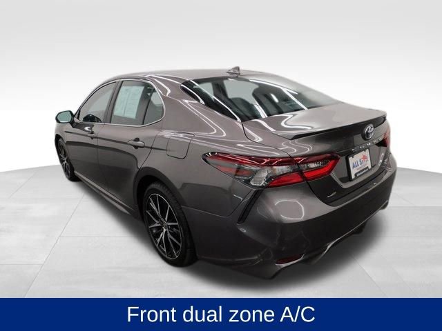 Used 2024 Toyota Camry SE image 6