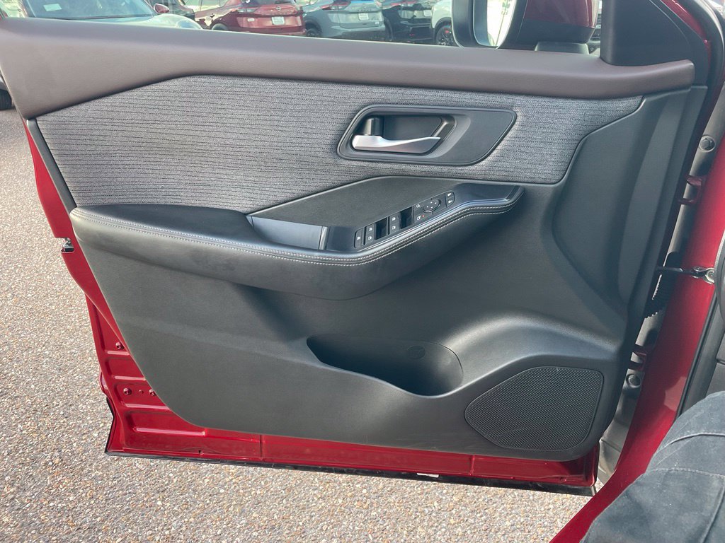 Certified 2023 Nissan Rogue SV FWD image 13