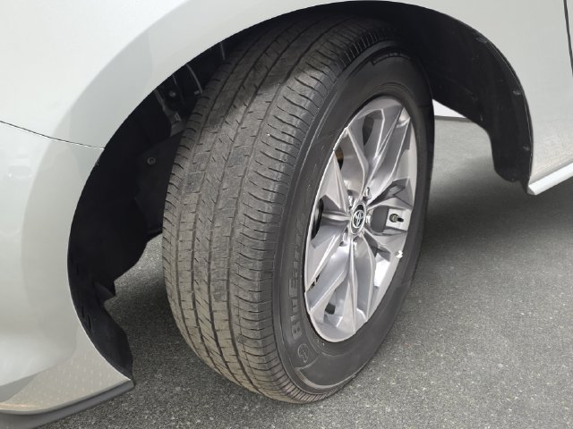 Certified 2025 Toyota Sienna XLE FWD image 26