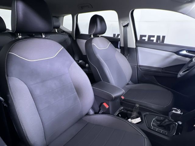 Used 2024 Volkswagen Taos SE image 24