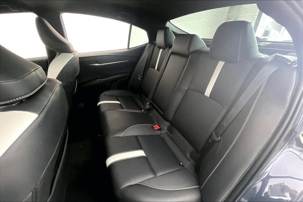 Used 2026 Toyota Camry SE w/ Convenience Package FWD image 29