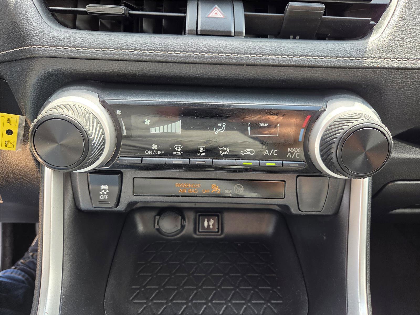 Used 2019 Toyota RAV4 LE image 16