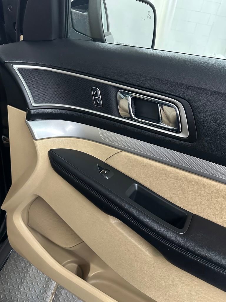 Used 2016 Ford Explorer XLT w/ Equipment Group 202A image 40