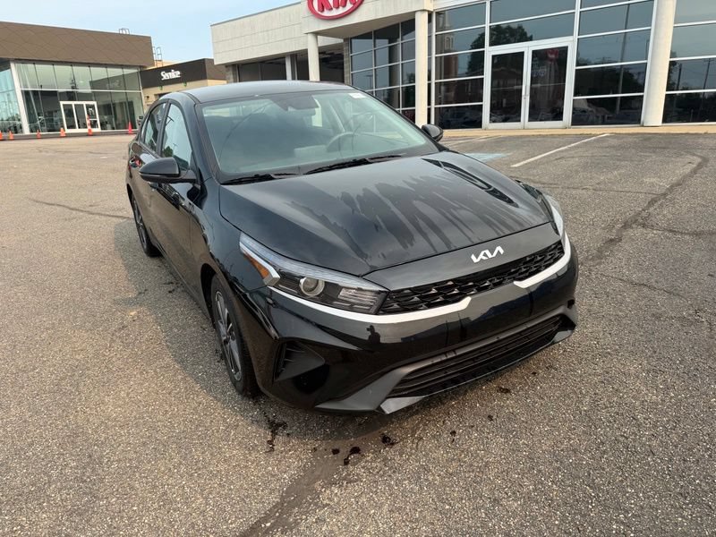 Certified 2024 Kia Forte LXS w/ LXS Technology Package FWD image 4