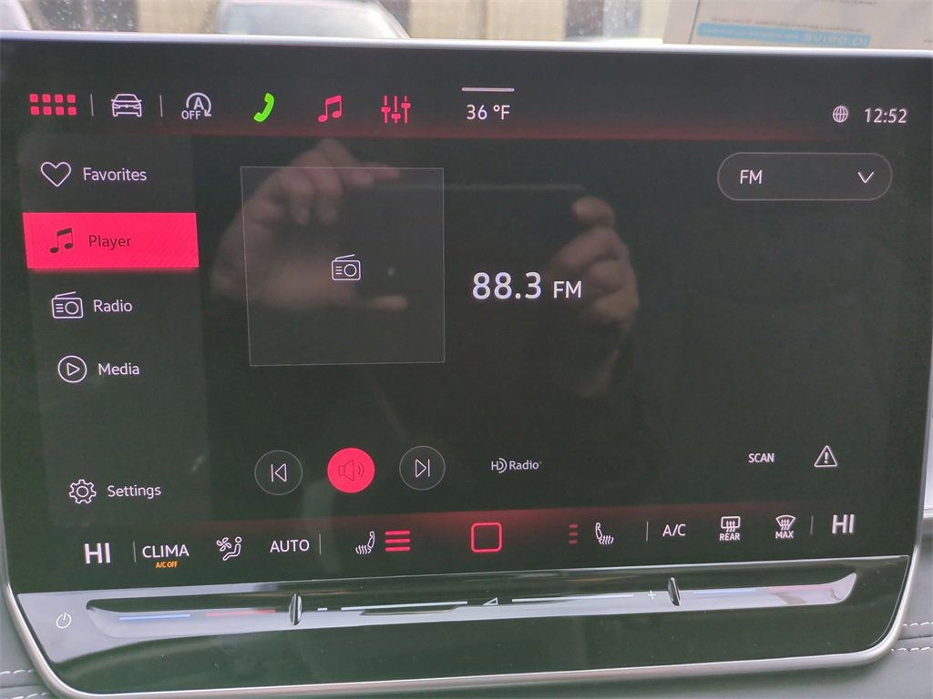 New 2026 Volkswagen Tiguan SE image 43