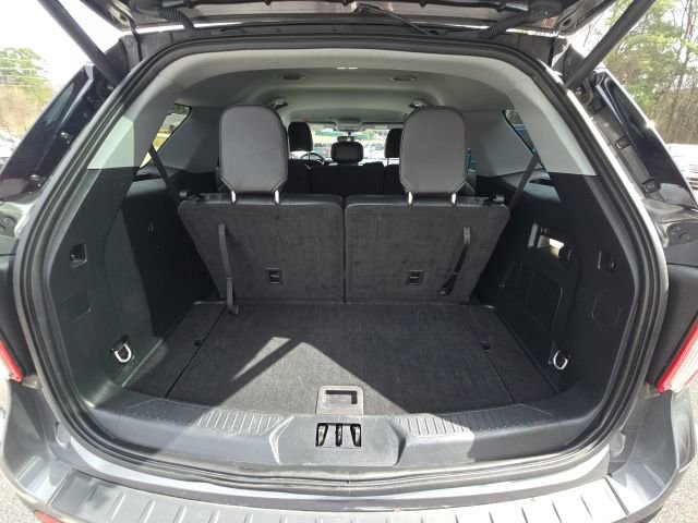 Used 2023 Ford Explorer XLT w/ Equipment Group 202A AWD/4WD image 14