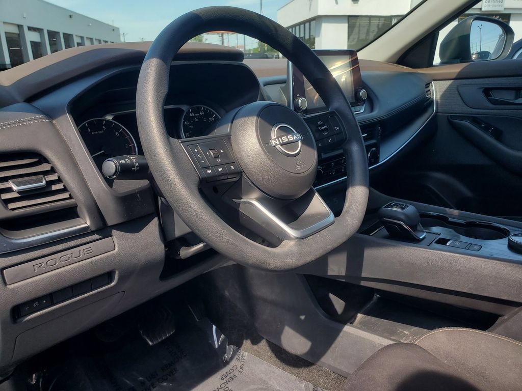 Used 2023 Nissan Rogue S AWD/4WD image 9