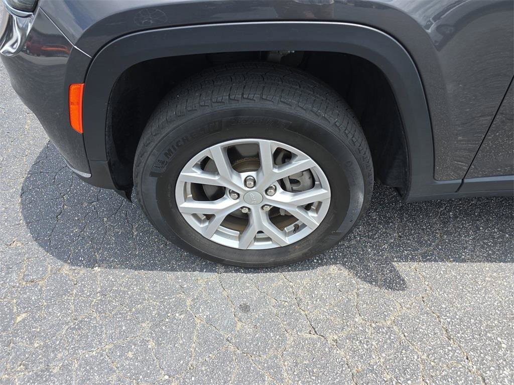 Used 2022 Jeep Grand Cherokee L Limited image 12