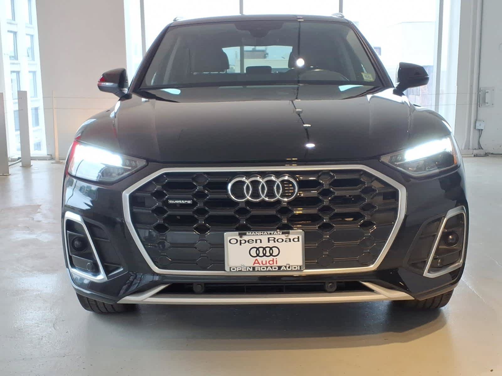 Used 2023 Audi Q5 2.0T Premium w/ Convenience Package AWD/4WD image 2