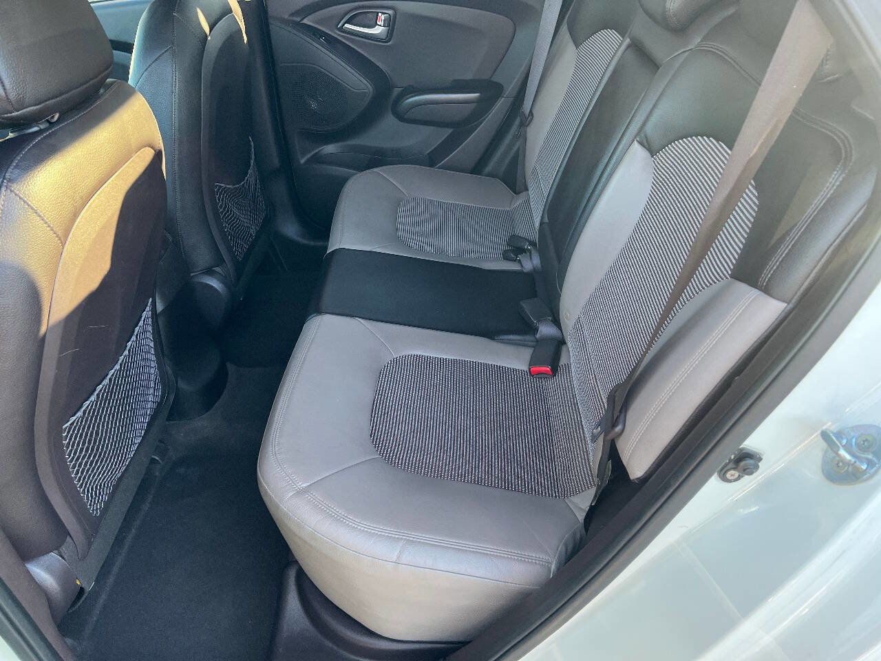 Used 2011 Hyundai Tucson GLS image 21