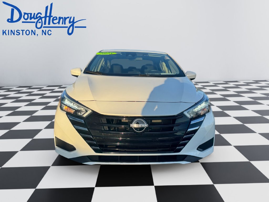 Used 2025 Nissan Versa SV FWD image 8