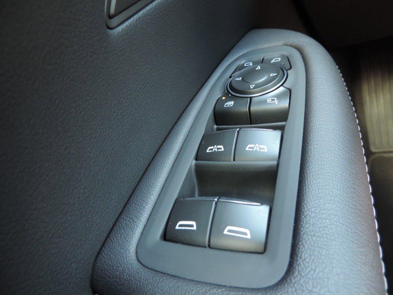 Certified 2025 Cadillac XT5 Premium Luxury image 26