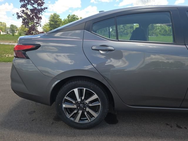 Used 2024 Nissan Versa SV FWD image 7