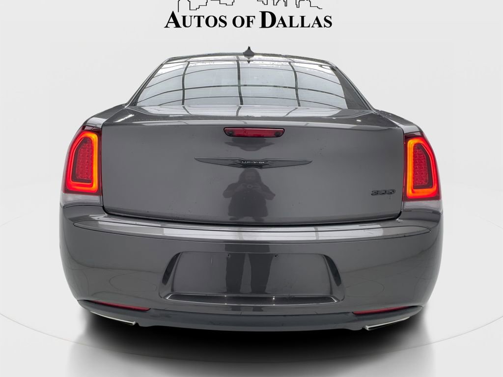 Used 2023 Chrysler 300 Touring w/ Sport Appearance Package RWD image 9