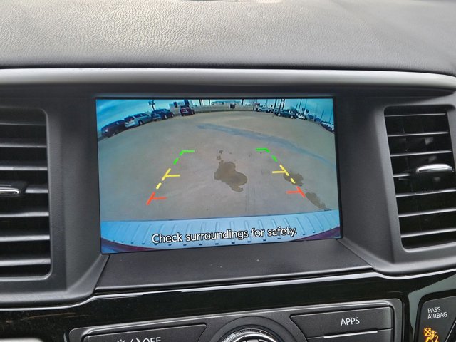 Used 2020 Nissan Pathfinder SV image 14