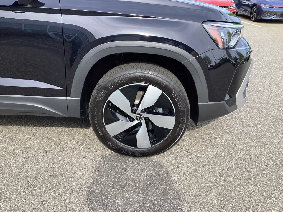 Certified 2025 Volkswagen Taos S AWD/4WD image 25