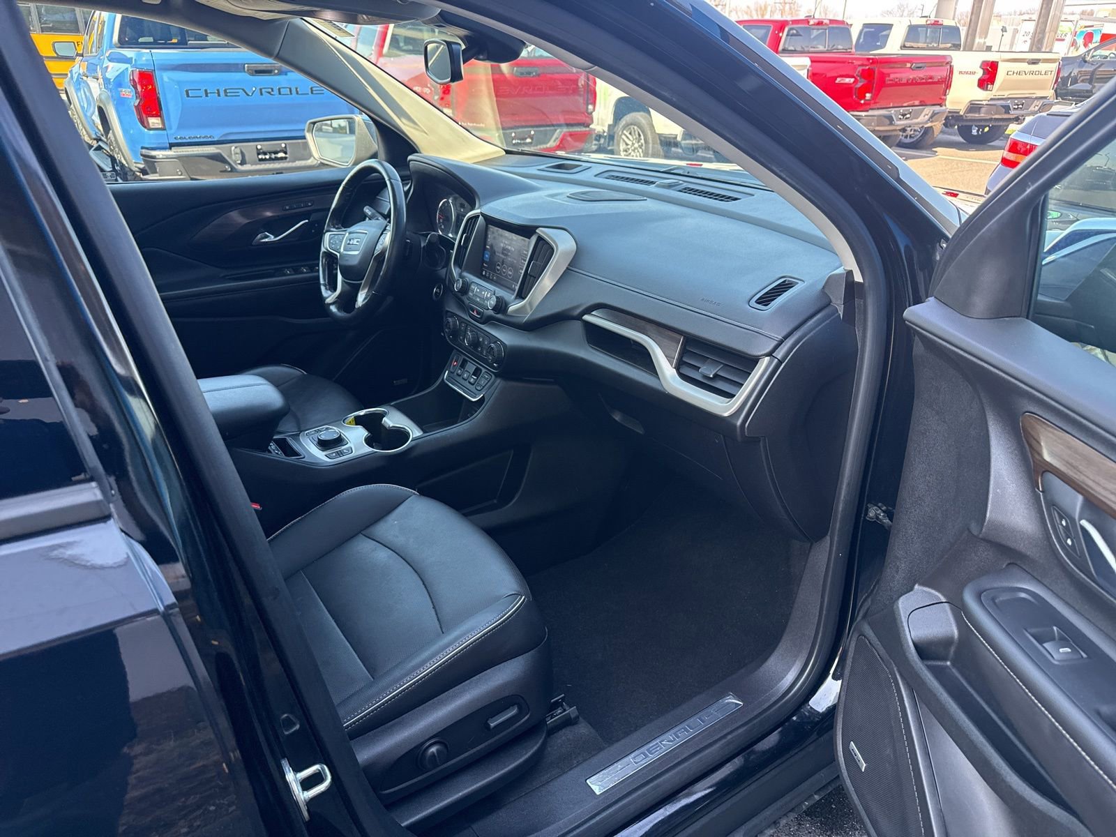 Used 2018 GMC Terrain Denali w/ Comfort Package image 37