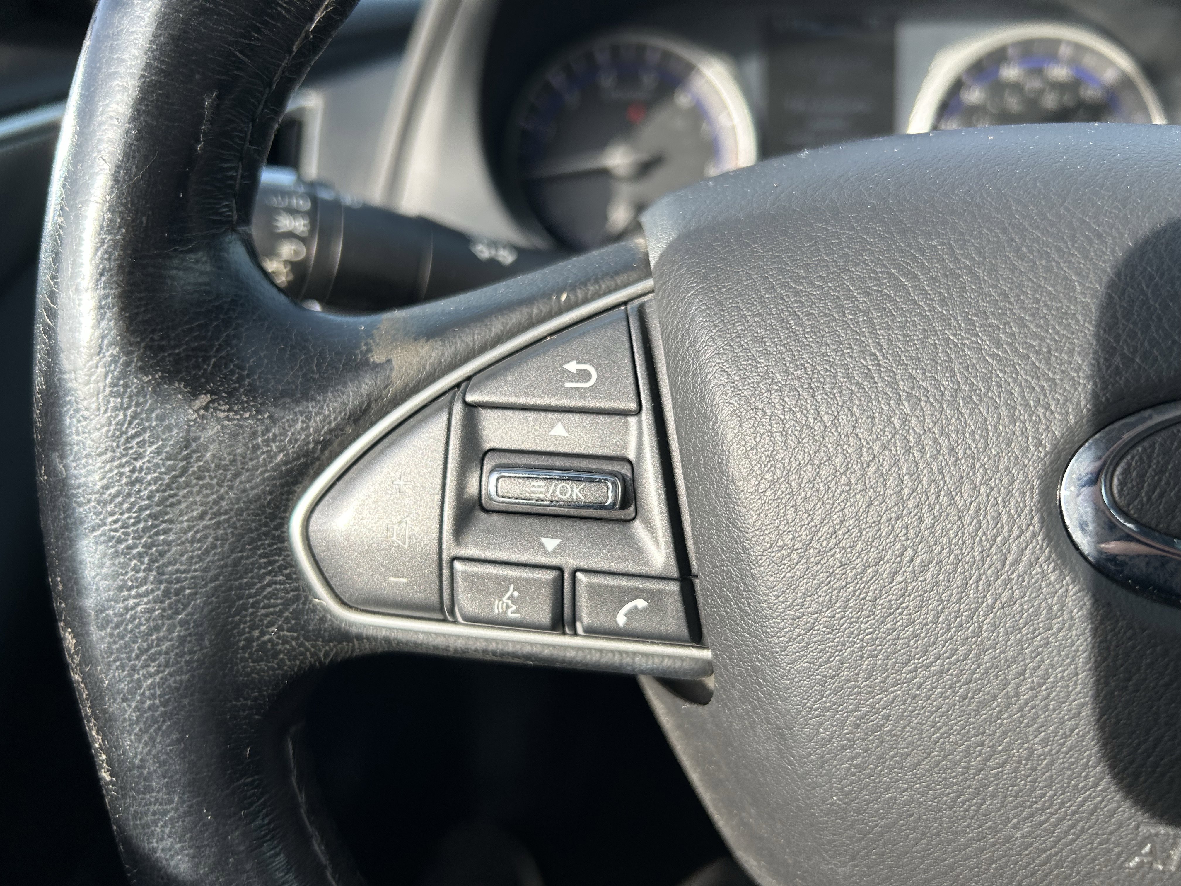 Used 2014 INFINITI Q50 Premium w/ Navigation Package image 18