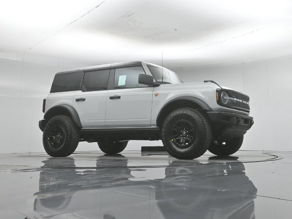 New 2026 Ford Bronco Badlands w/ Wildtrak Package AWD/4WD image 3