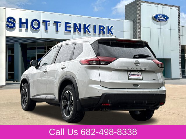 Used 2024 Nissan Rogue SV w/ SV Premium Package FWD image 6
