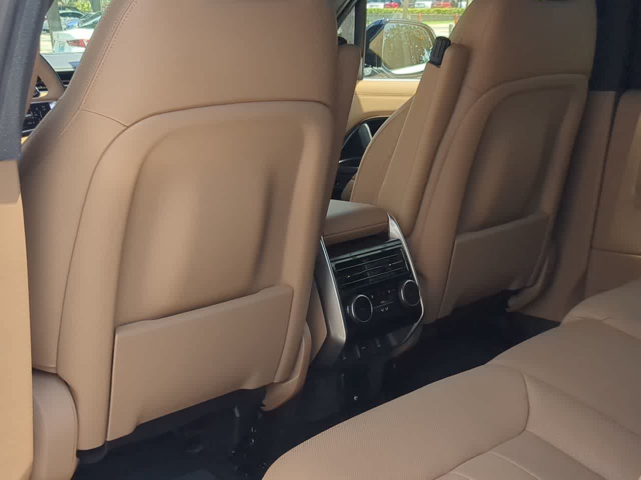 Used 2026 Land Rover Range Rover Long Wheelbase SE AWD/4WD image 18