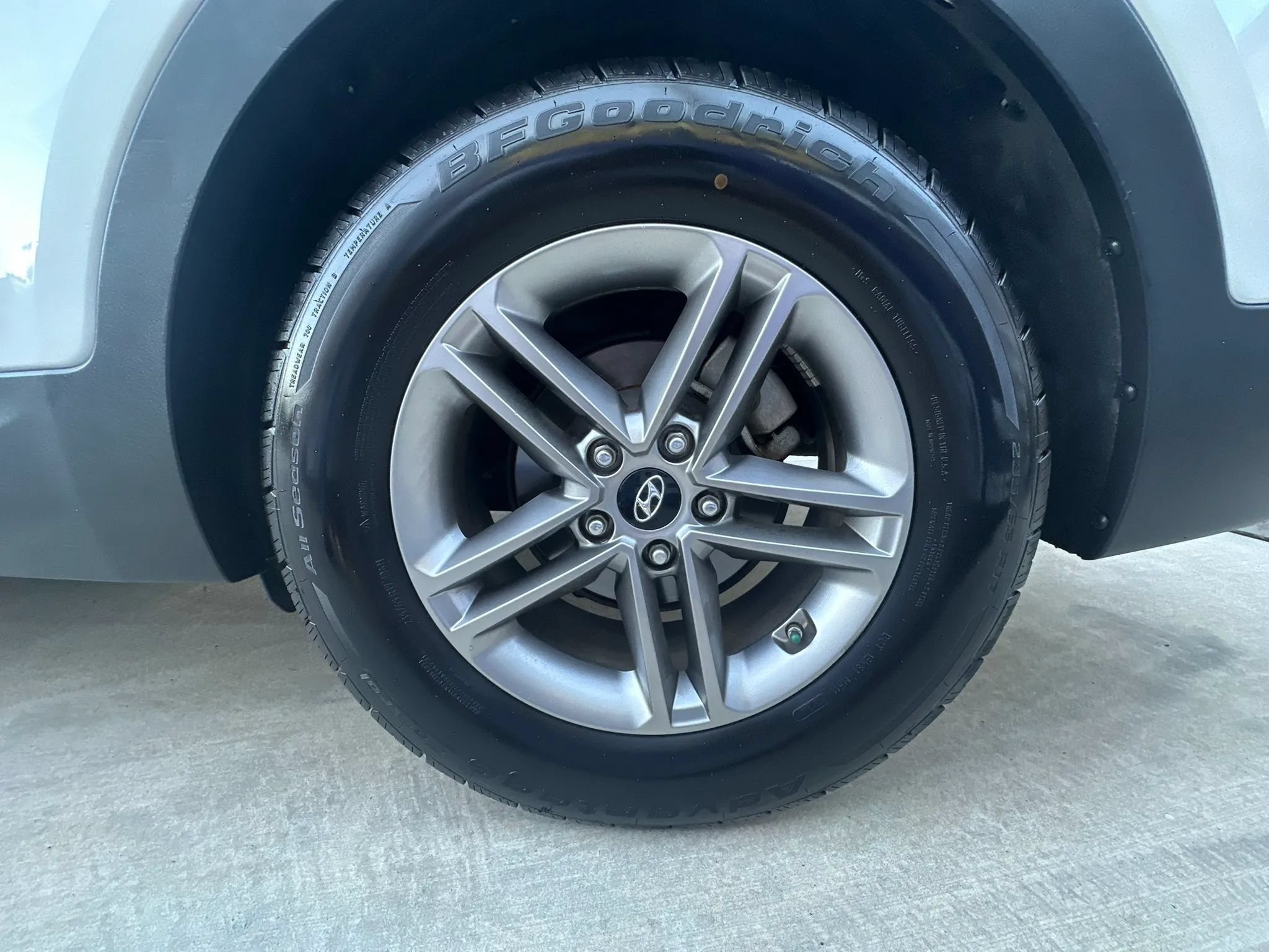 Used 2017 Hyundai Santa Fe Sport FWD image 17