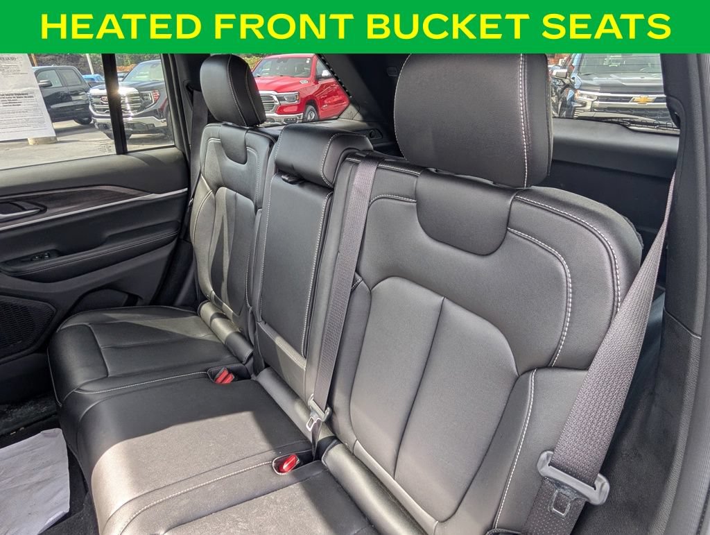 Used 2024 Jeep Grand Cherokee Limited w/ Black Appearance Package AWD/4WD image 14