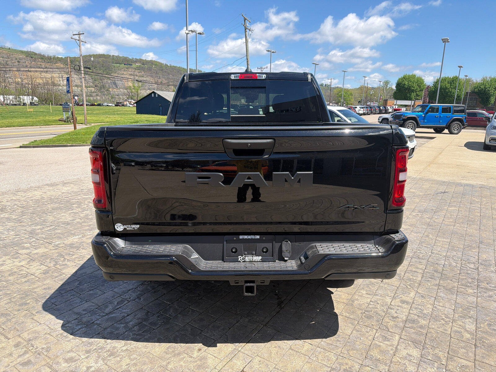 New 2026 RAM 1500 Express AWD/4WD image 7
