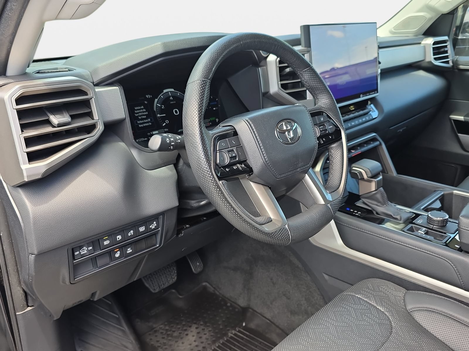 Used 2024 Toyota Tundra Limited AWD/4WD image 15