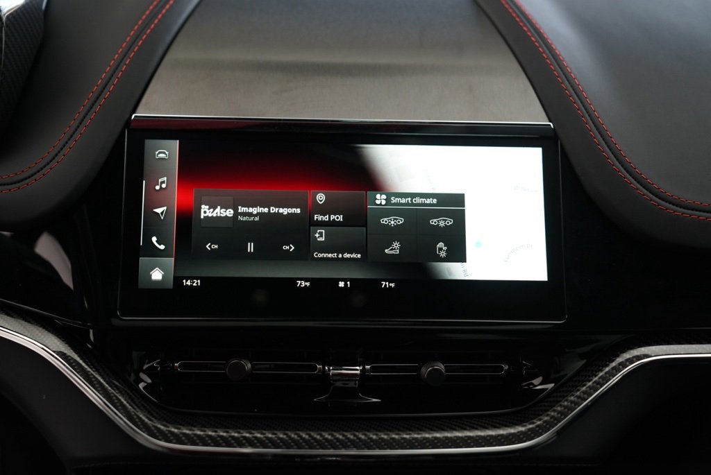 New 2026 Aston Martin DBX S image 34