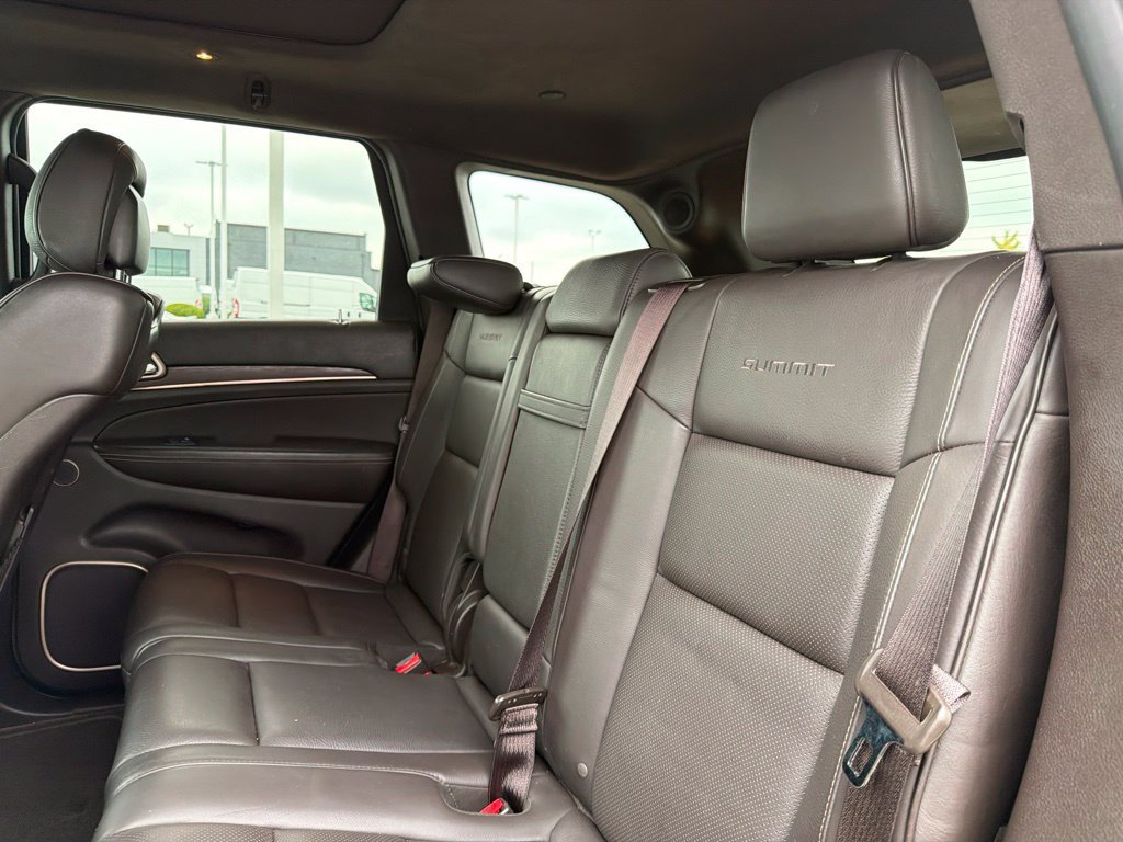 Used 2016 Jeep Grand Cherokee Summit AWD/4WD image 17