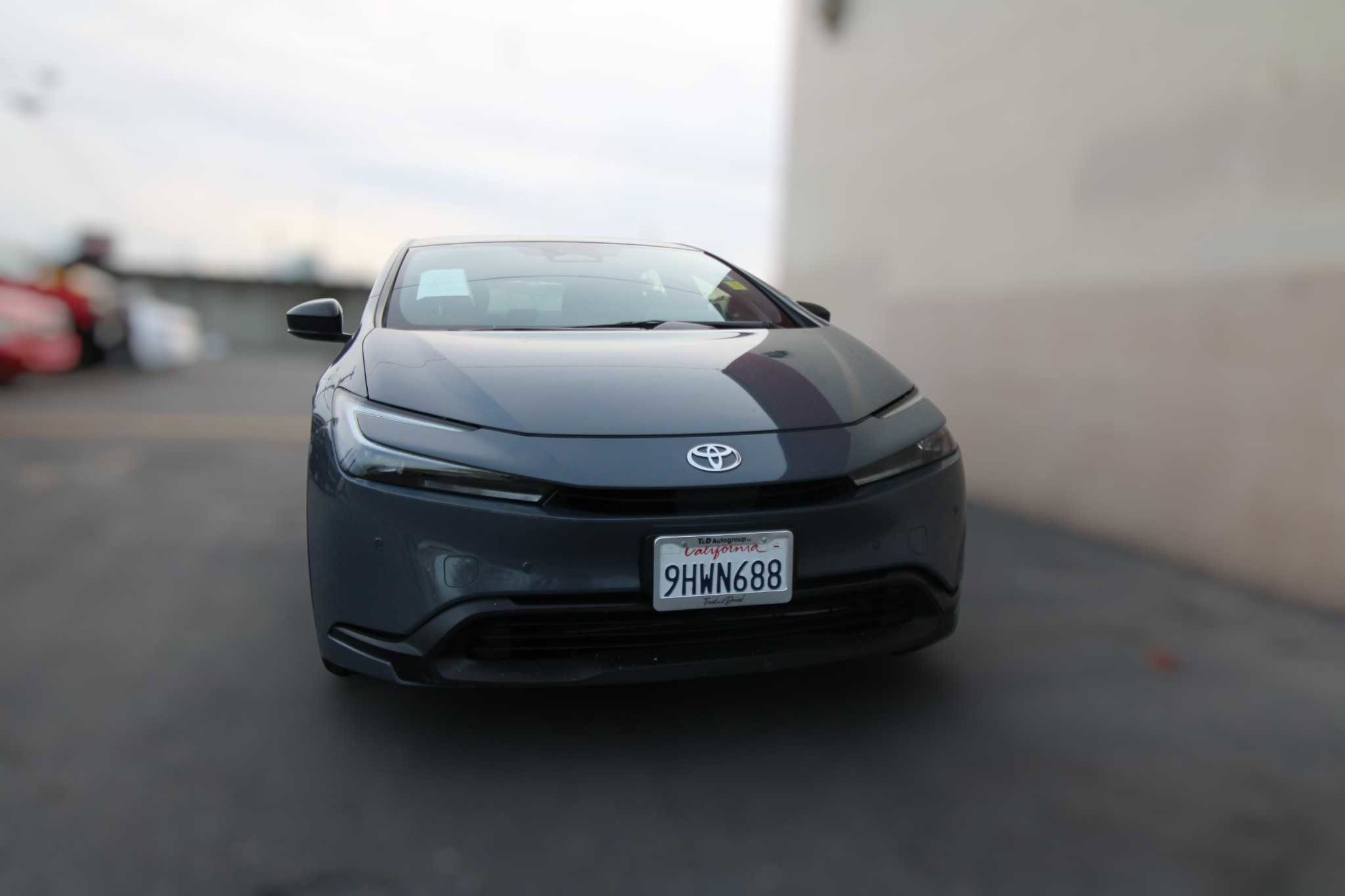 Used 2023 Toyota Prius LE image 2