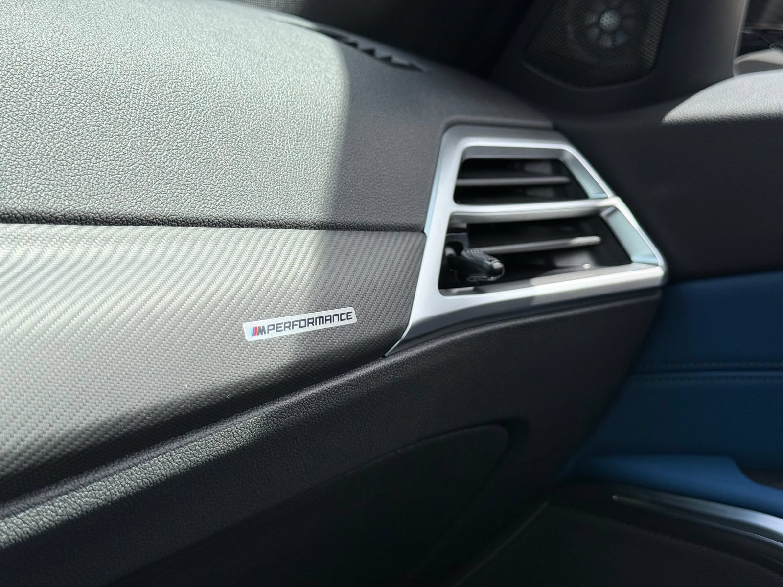 Used 2025 BMW M3 Competition w/ M Carbon Exterior Package AWD/4WD image 21