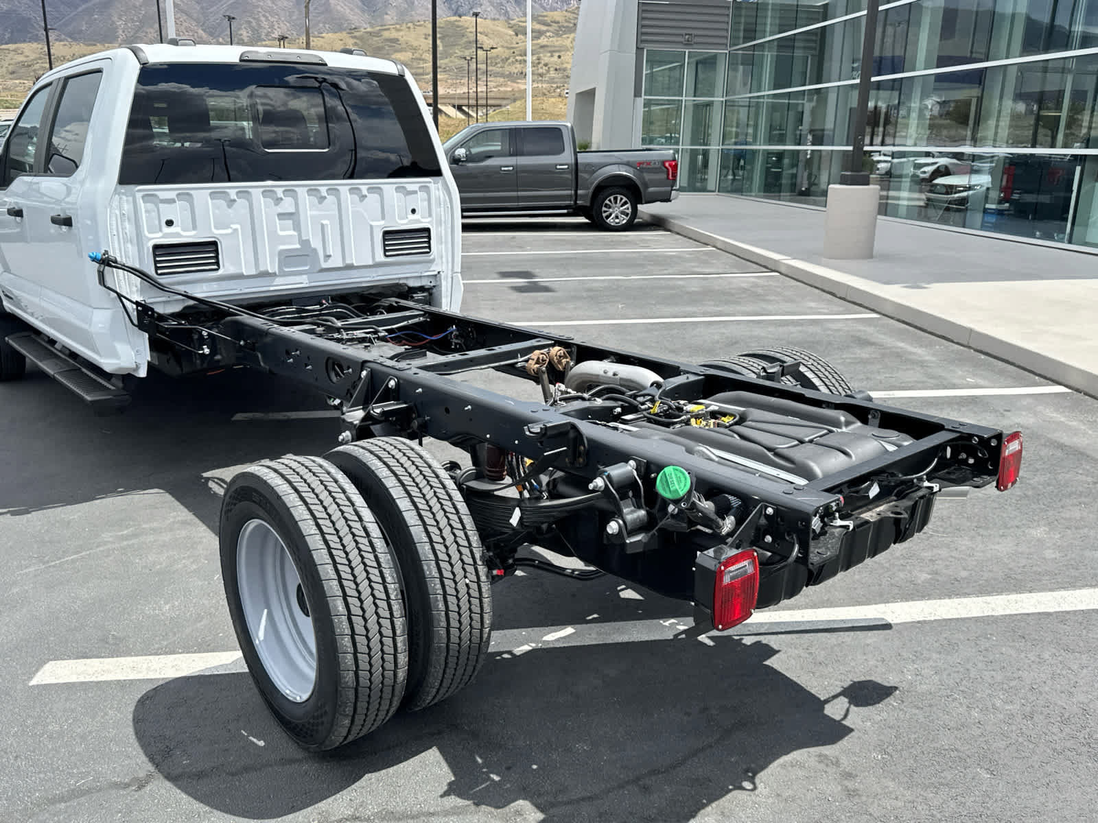 New 2026 Ford F550 4x4 Crew Cab Super Duty w/ XL Chrome Package image 12