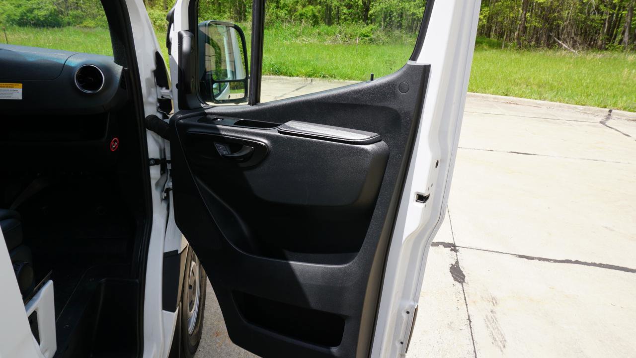 Used 2025 Mercedes-Benz Sprinter 2500 image 33