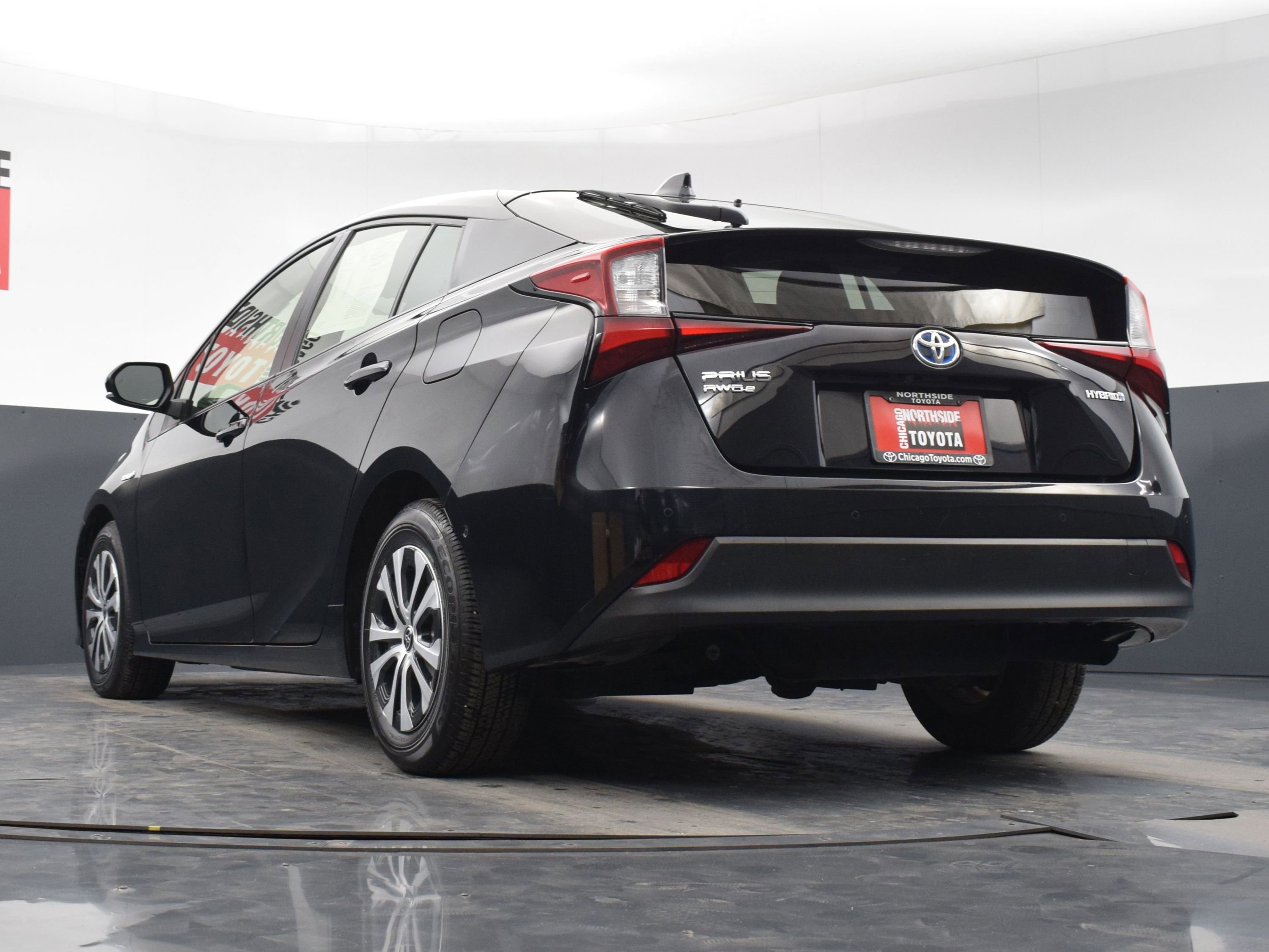 Used 2021 Toyota Prius LE image 27
