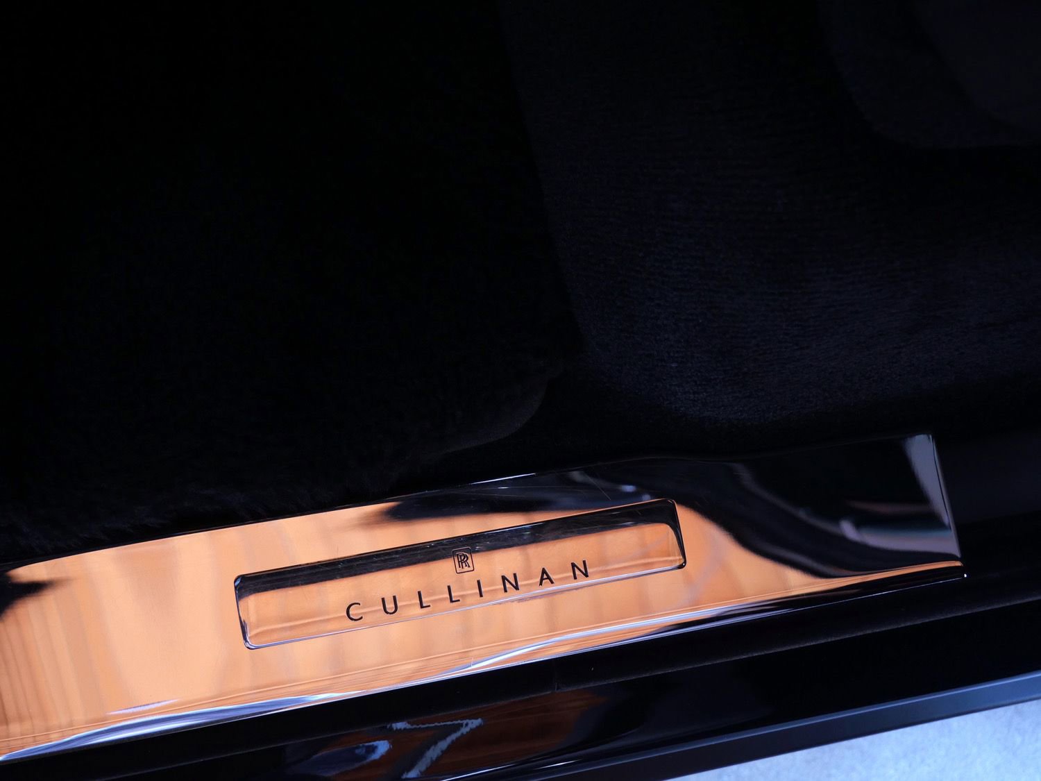Certified 2022 Rolls-Royce Cullinan AWD/4WD image 9