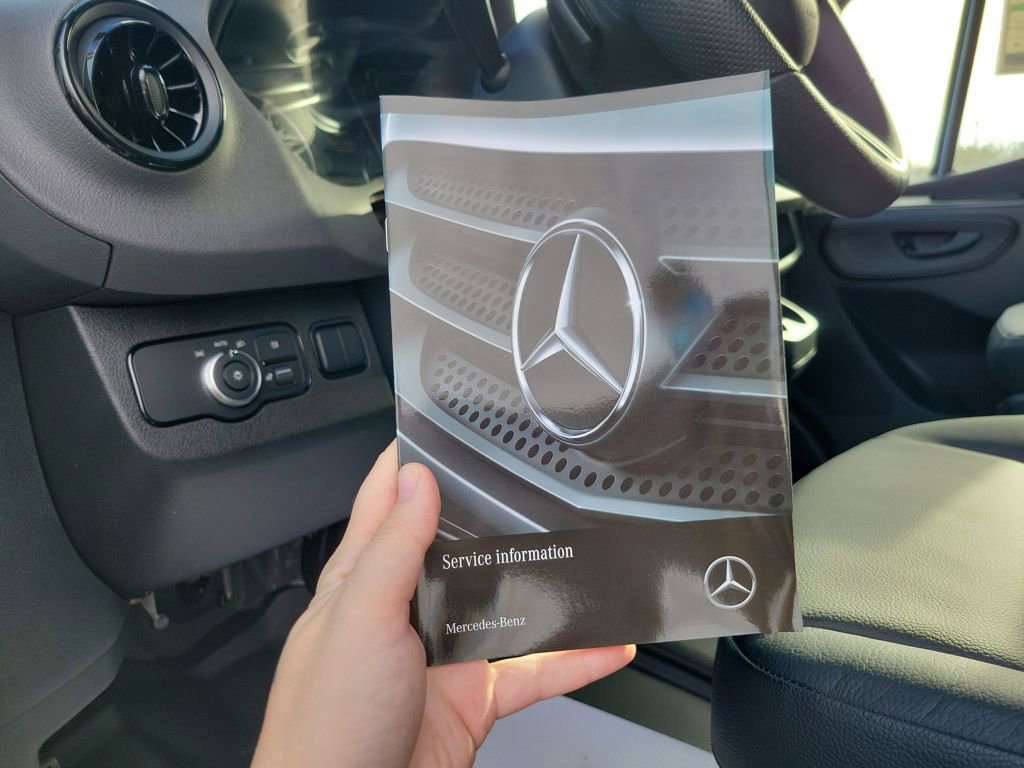 Used 2025 Mercedes-Benz Sprinter 2500 image 34